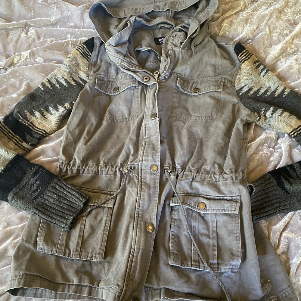 Jacket with sweater sleeves